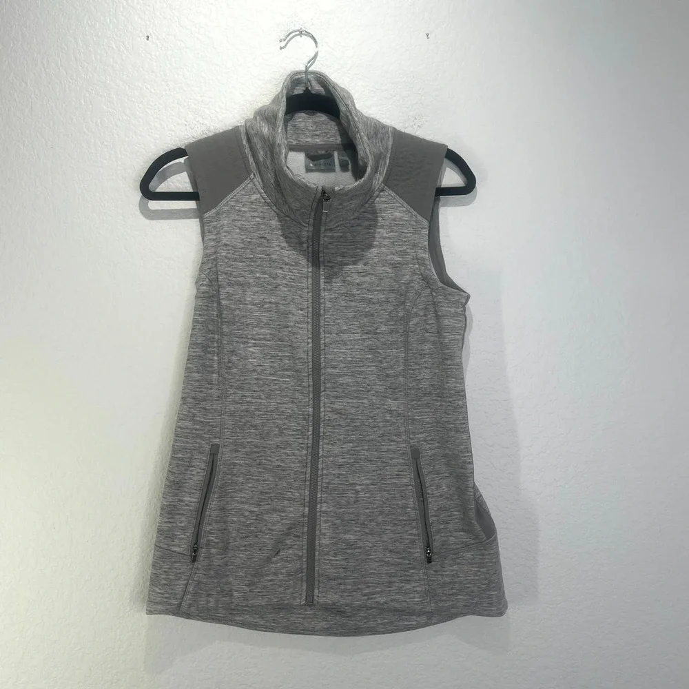Athleta Stronger Vest‎ Womens Medium Gray Spacedye Stretch Workout Gym Training